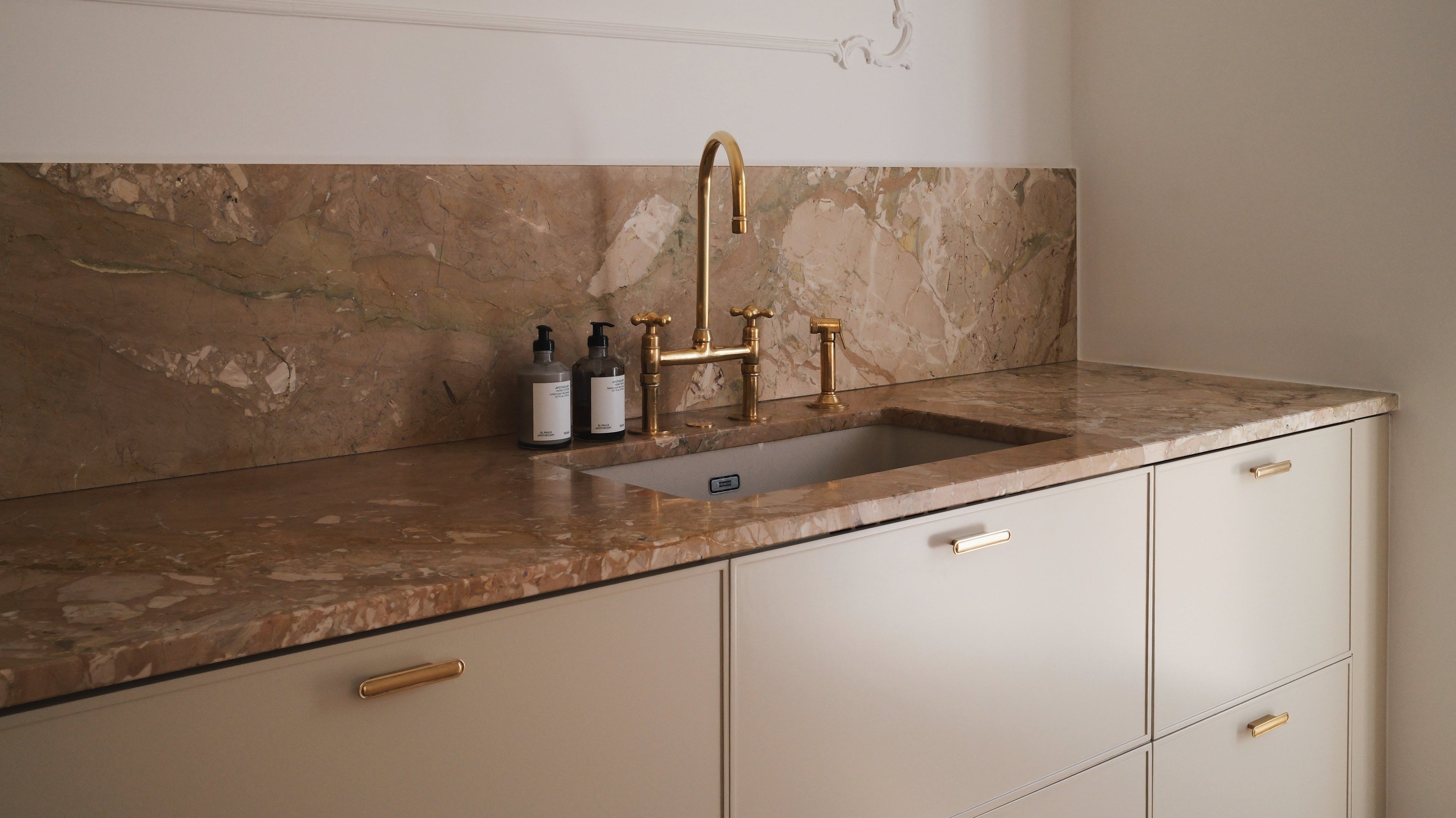 A Roman Kitchen Renovation with IKEA Cabinets and Fronteriors Fronts